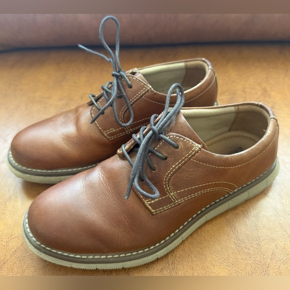 Johnston & Murphy Big Kid Holden Plain Toe Derby Shoes – Brown Leather – Size 1M - Picture 3 of 9